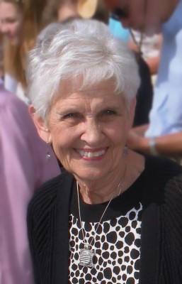 Ann Hoyer 1932-2020
